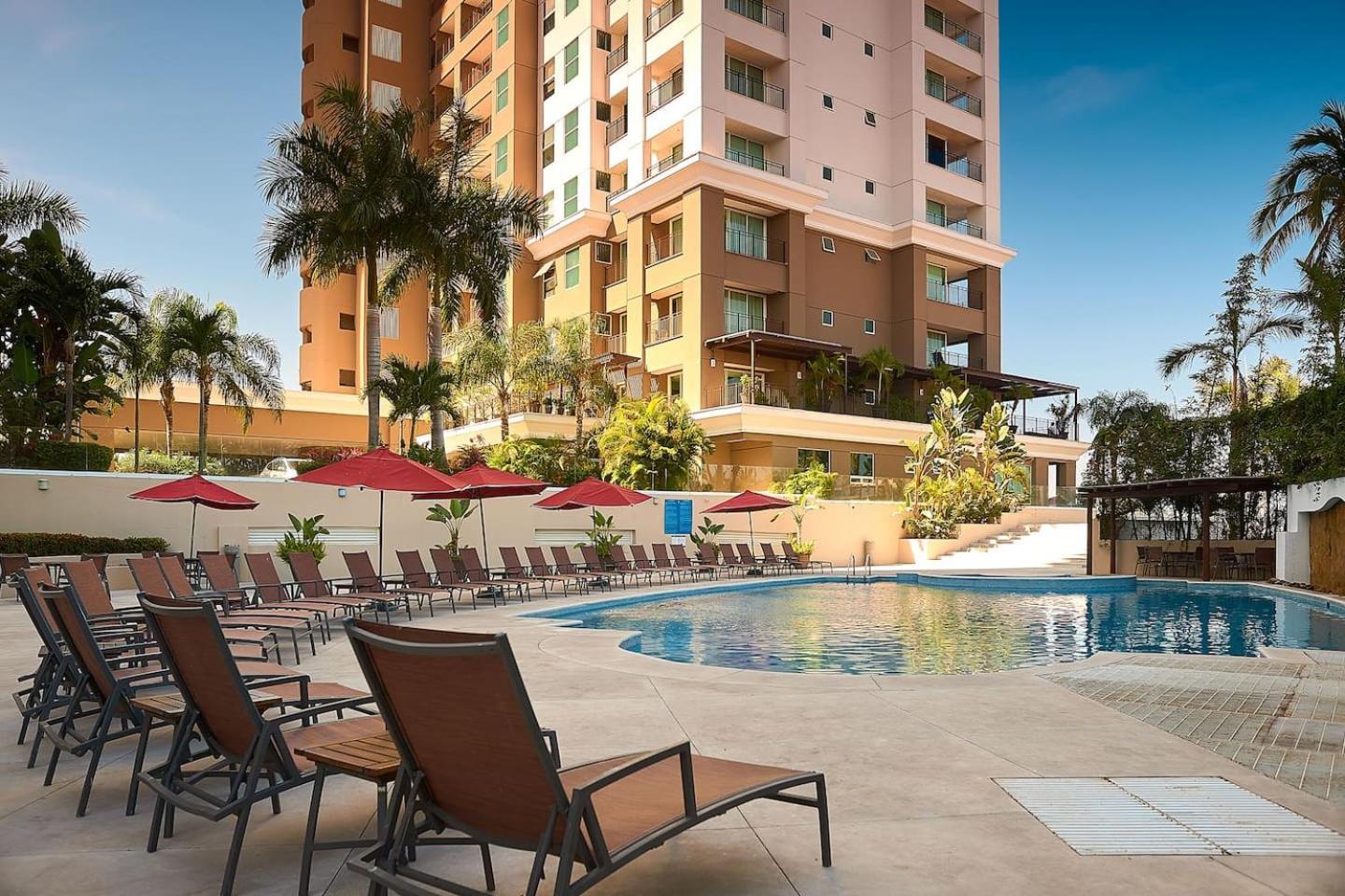 Grand Venetian Beachfront Condos Puerto Vallarta Buitenkant foto