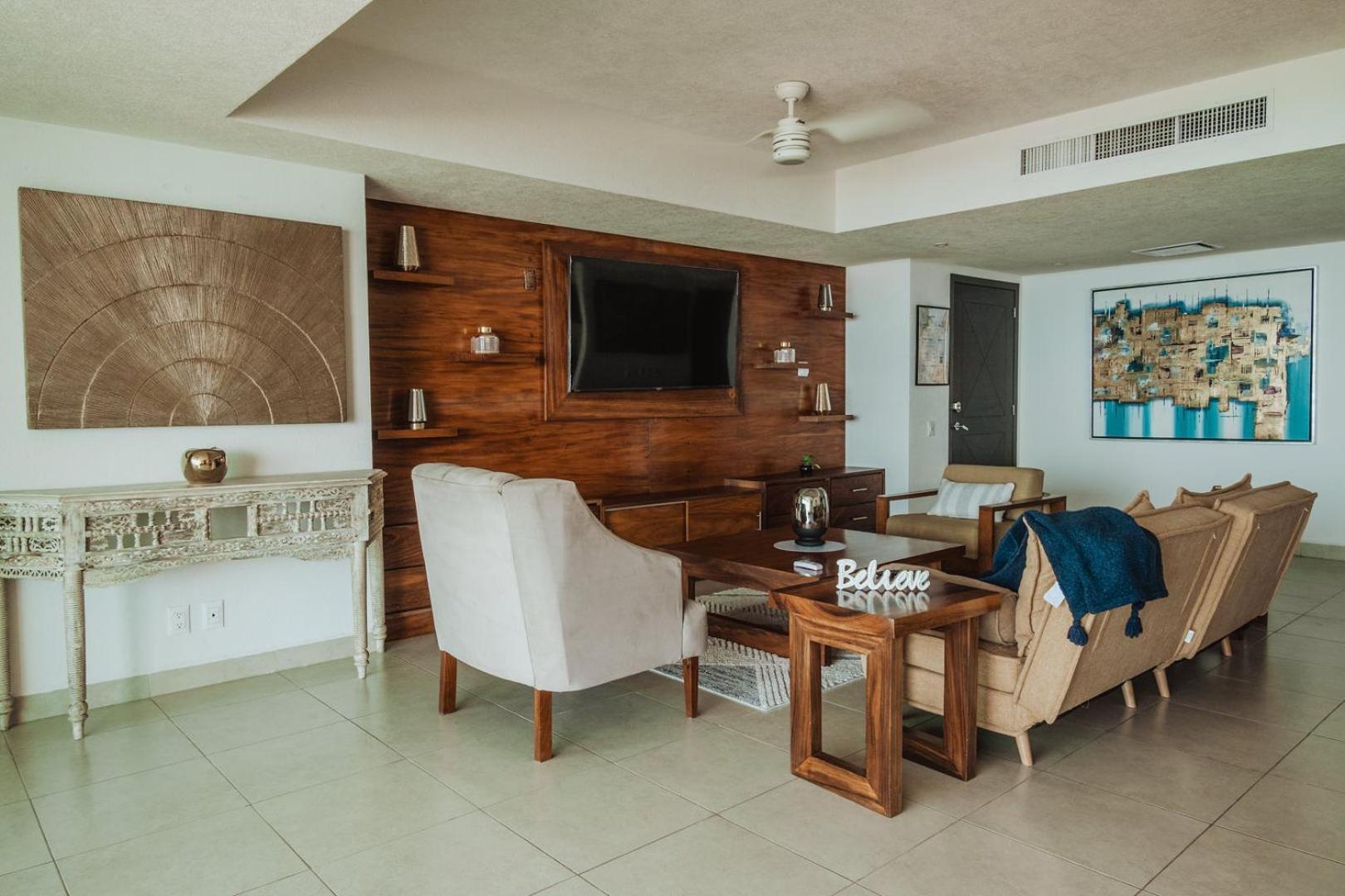 Grand Venetian Beachfront Condos Puerto Vallarta Buitenkant foto
