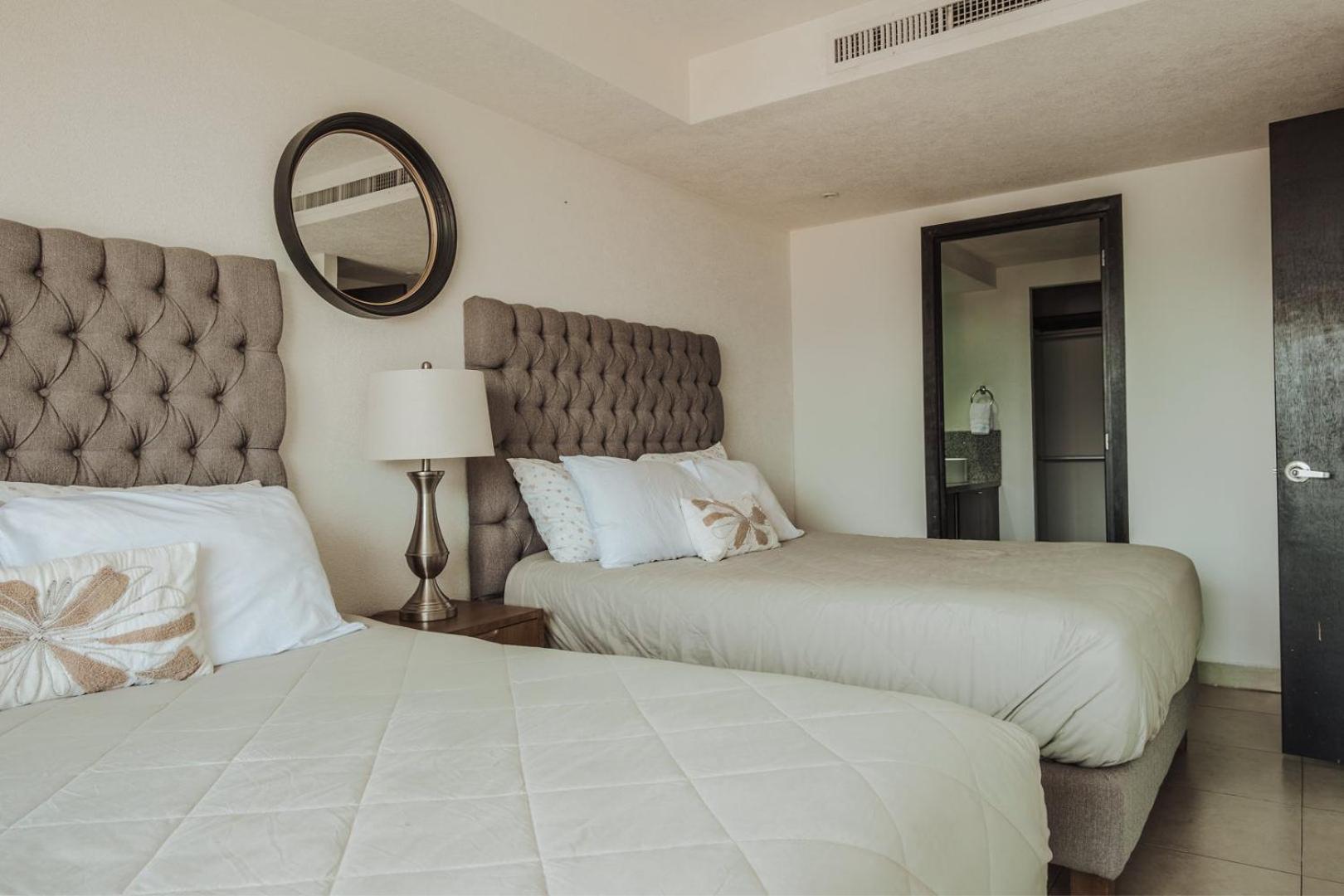 Grand Venetian Beachfront Condos Puerto Vallarta Buitenkant foto