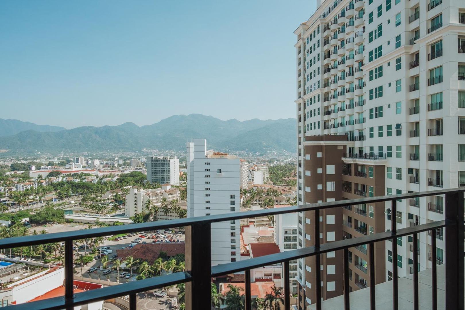 Grand Venetian Beachfront Condos Puerto Vallarta Buitenkant foto