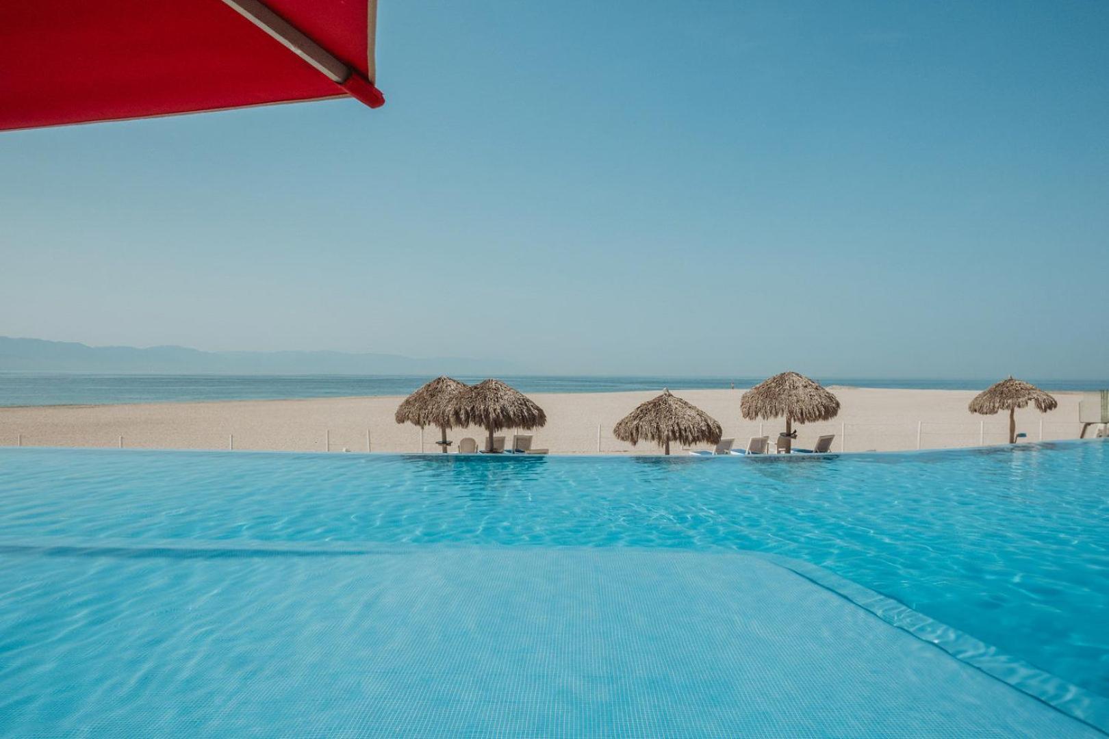 Grand Venetian Beachfront Condos Puerto Vallarta Buitenkant foto