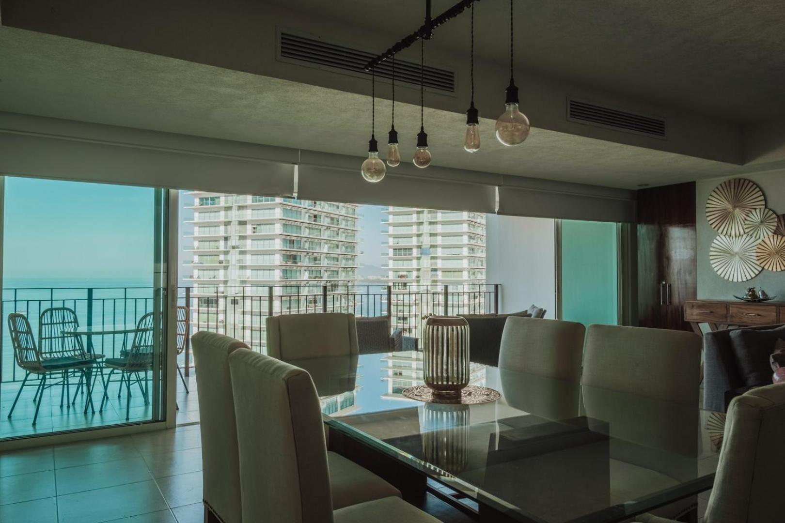 Grand Venetian Beachfront Condos Puerto Vallarta Buitenkant foto