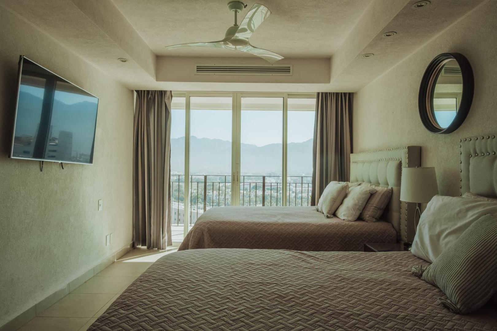 Grand Venetian Beachfront Condos Puerto Vallarta Buitenkant foto