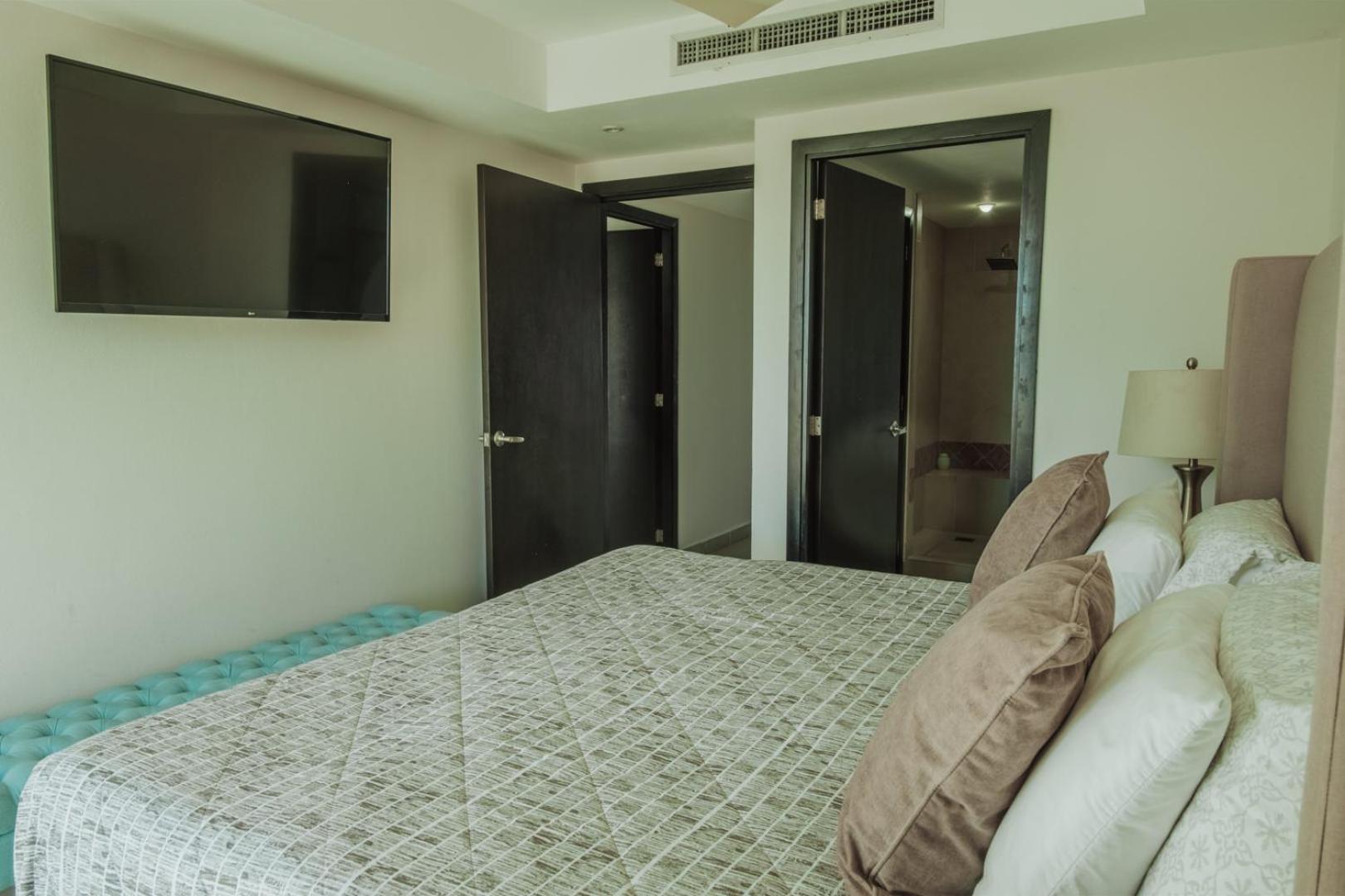 Grand Venetian Beachfront Condos Puerto Vallarta Buitenkant foto